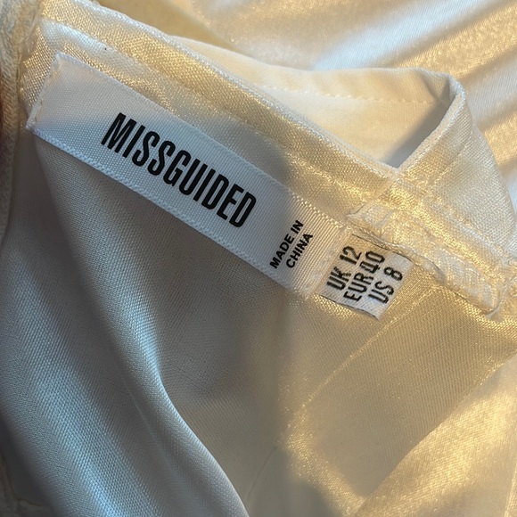 Misguided | White Curve Hem Corset Top - Picture 2 of 4